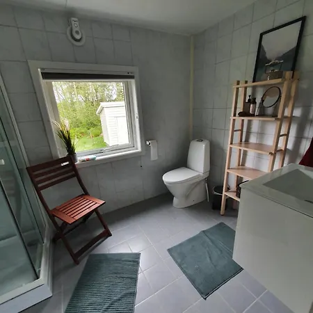 Holiday home Pa Leirvag/austrheim *